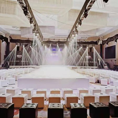 Howard Johnson Xiangyu Plaza Linyi 臨沂 エクステリア 写真