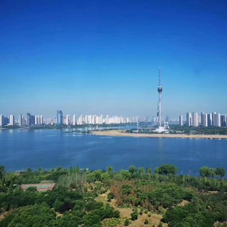 Howard Johnson Xiangyu Plaza Linyi 臨沂 エクステリア 写真
