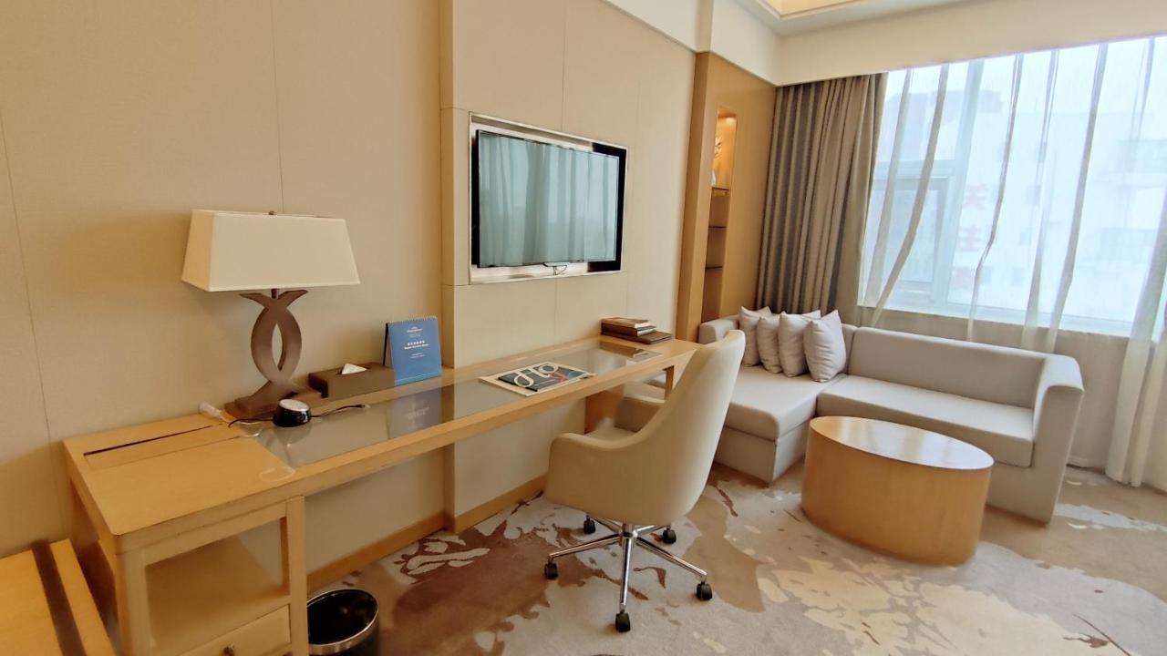 Howard Johnson Xiangyu Plaza Linyi 臨沂 エクステリア 写真