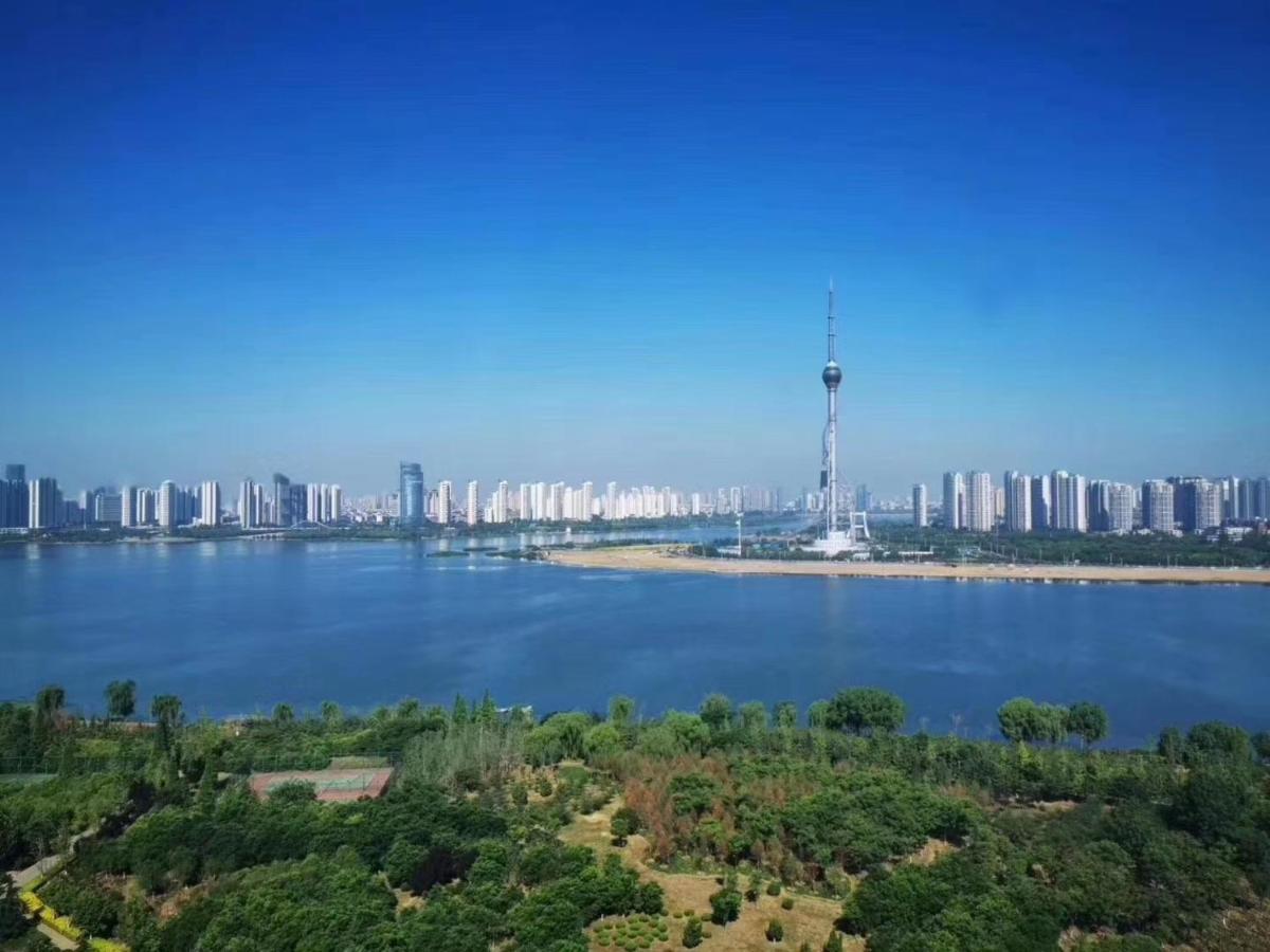 Howard Johnson Xiangyu Plaza Linyi 臨沂 エクステリア 写真
