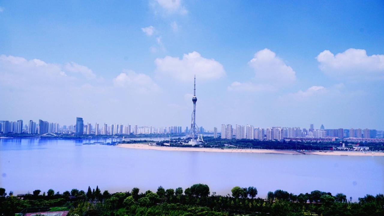 Howard Johnson Xiangyu Plaza Linyi 臨沂 エクステリア 写真