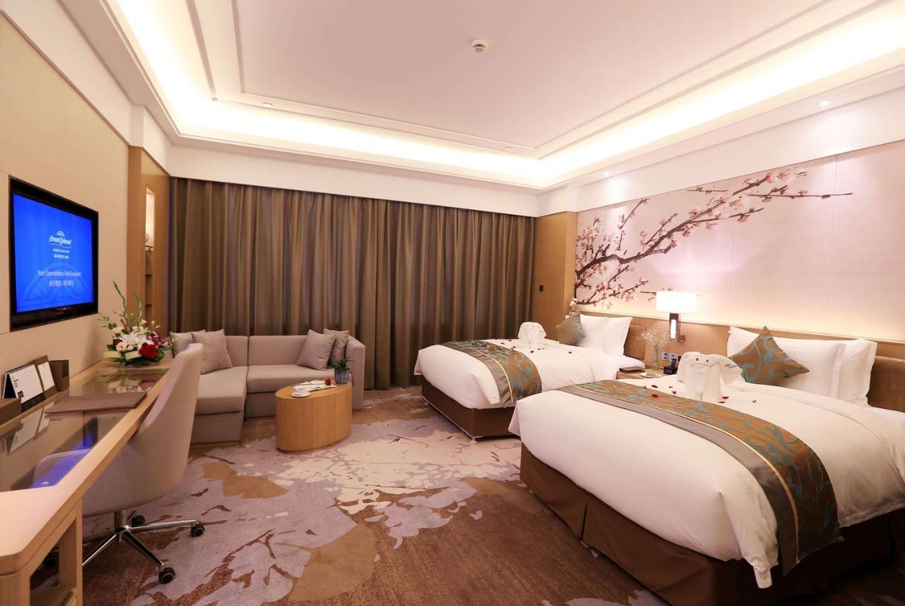 Howard Johnson Xiangyu Plaza Linyi 臨沂 エクステリア 写真