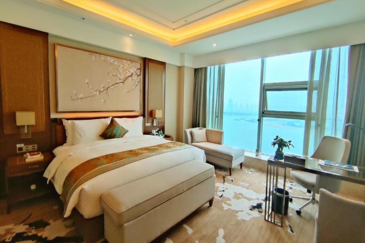 Howard Johnson Xiangyu Plaza Linyi 臨沂 エクステリア 写真