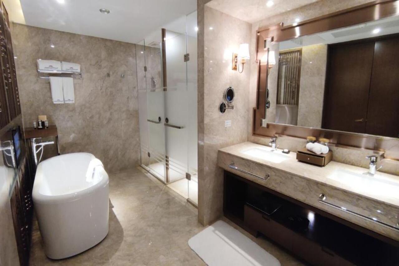 Howard Johnson Xiangyu Plaza Linyi 臨沂 エクステリア 写真