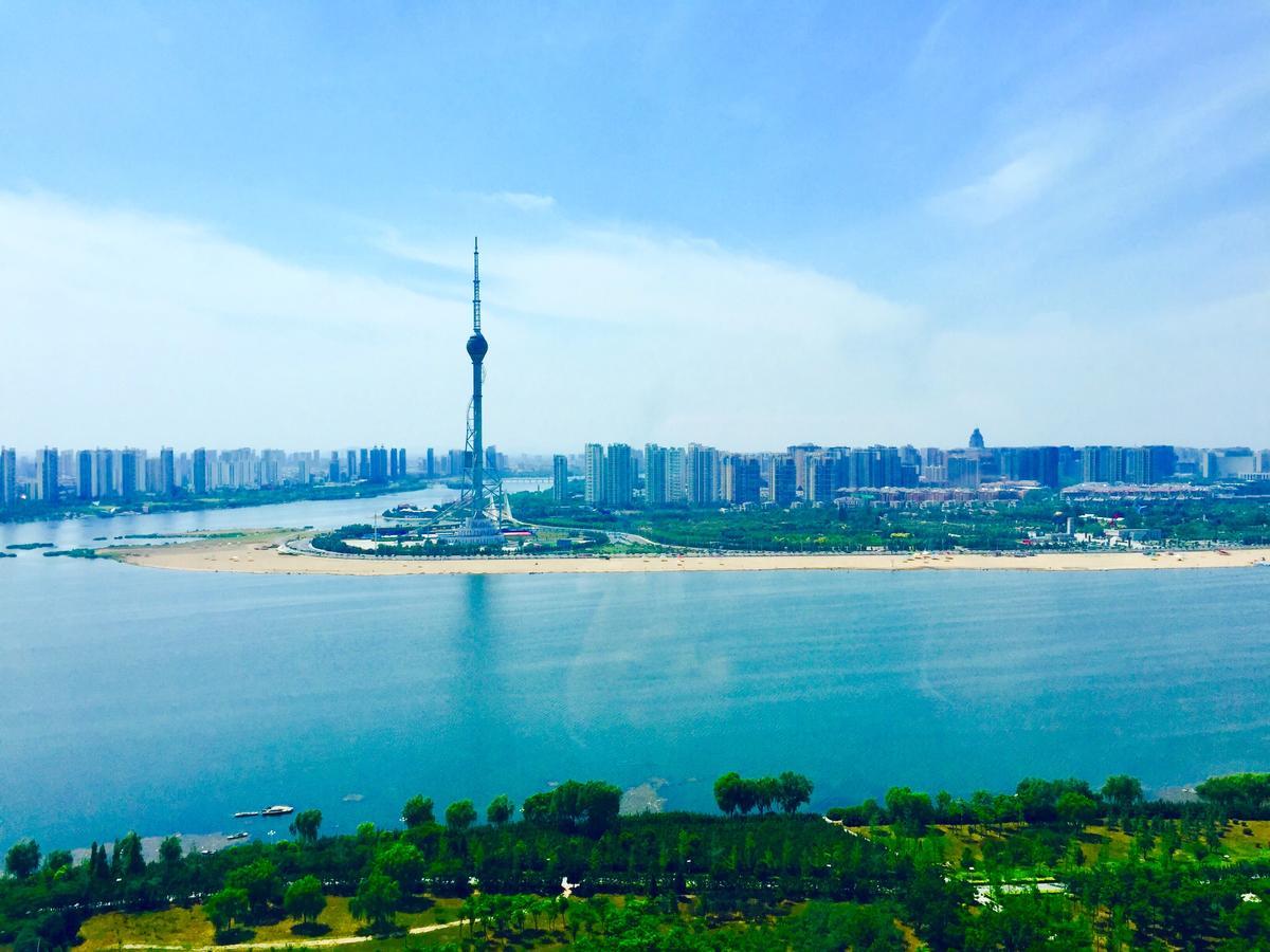 Howard Johnson Xiangyu Plaza Linyi 臨沂 エクステリア 写真