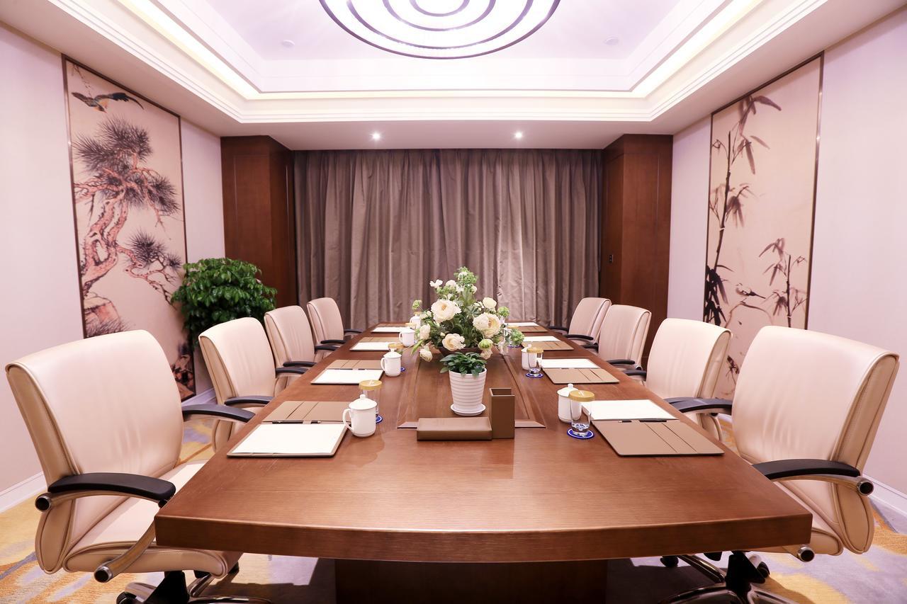 Howard Johnson Xiangyu Plaza Linyi 臨沂 エクステリア 写真