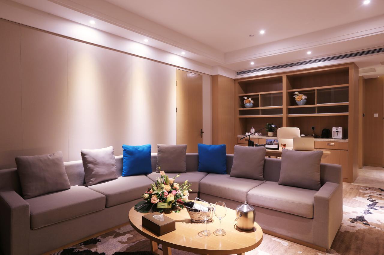 Howard Johnson Xiangyu Plaza Linyi 臨沂 エクステリア 写真