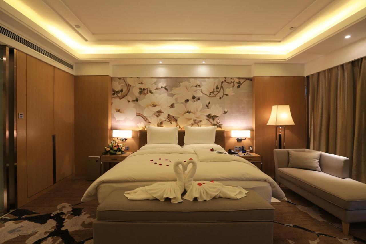 Howard Johnson Xiangyu Plaza Linyi 臨沂 エクステリア 写真
