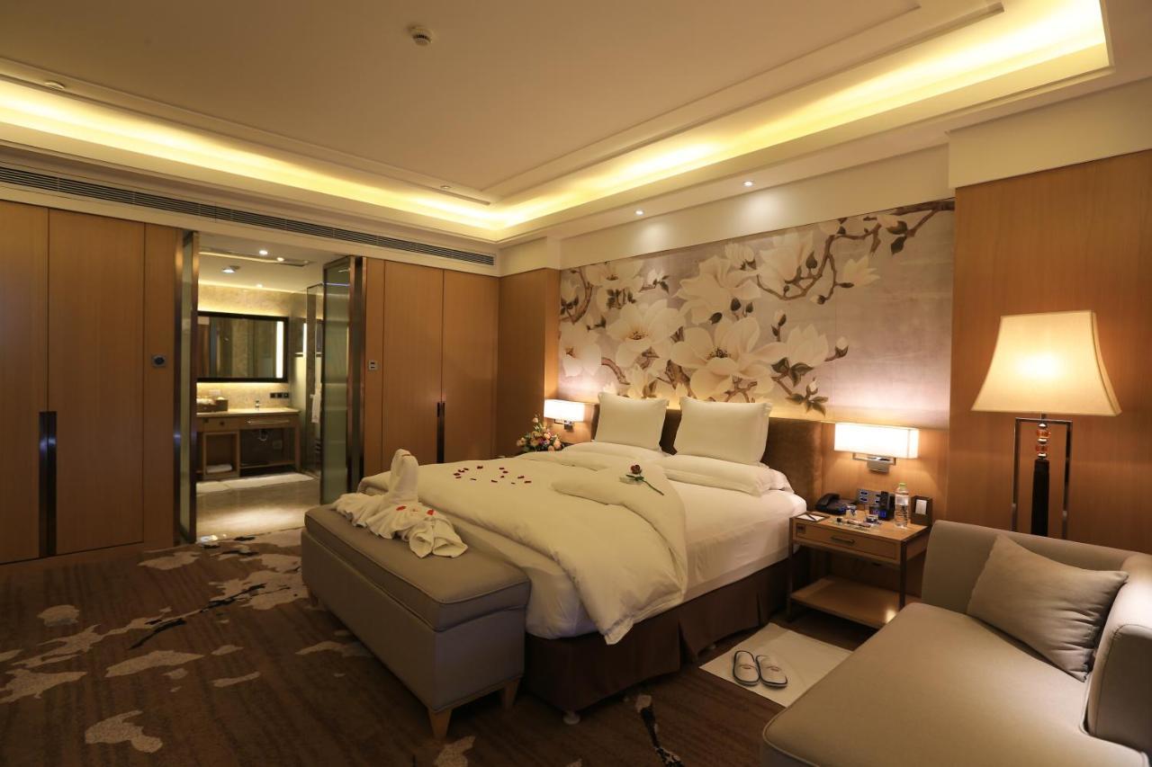 Howard Johnson Xiangyu Plaza Linyi 臨沂 エクステリア 写真