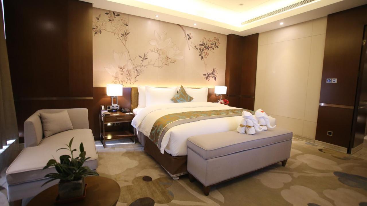 Howard Johnson Xiangyu Plaza Linyi 臨沂 エクステリア 写真