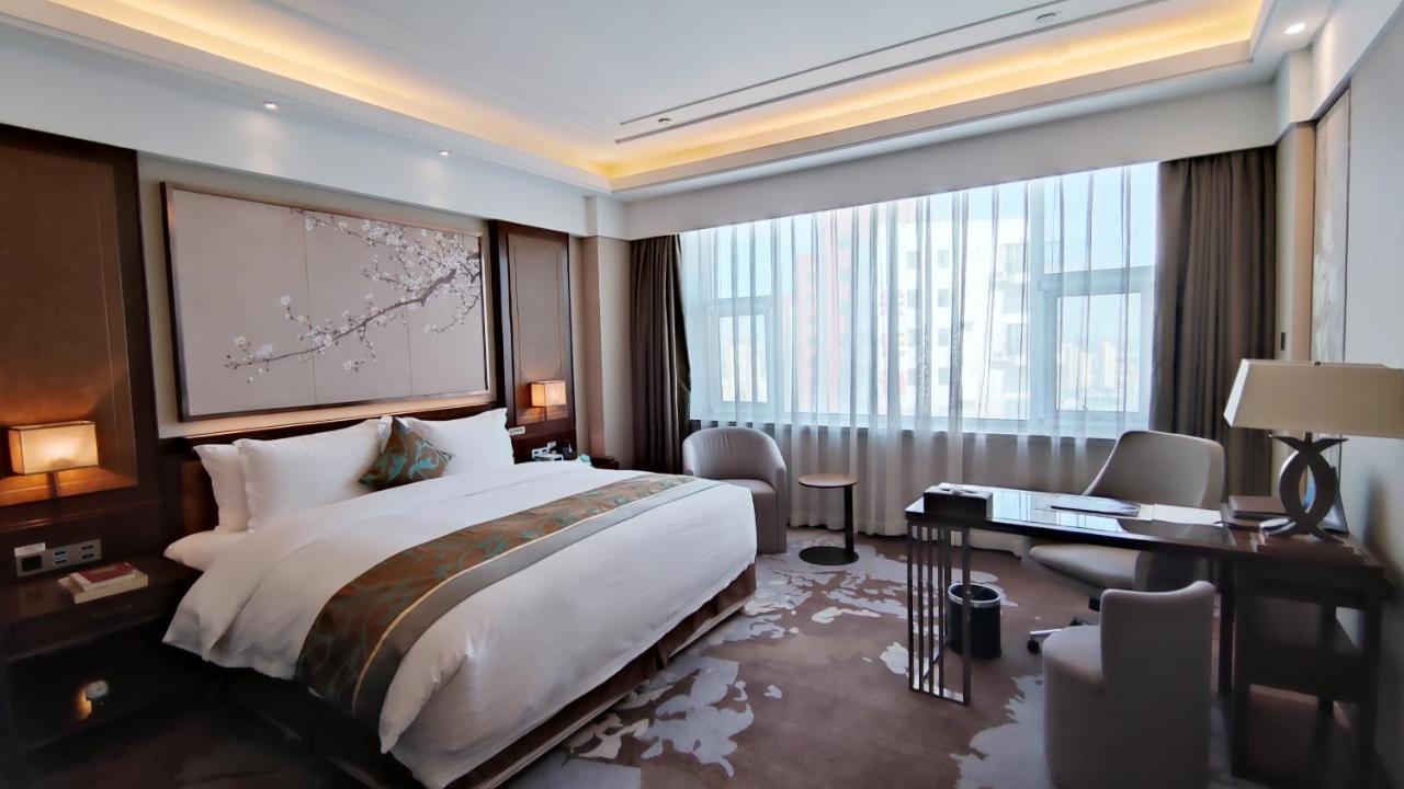 Howard Johnson Xiangyu Plaza Linyi 臨沂 エクステリア 写真