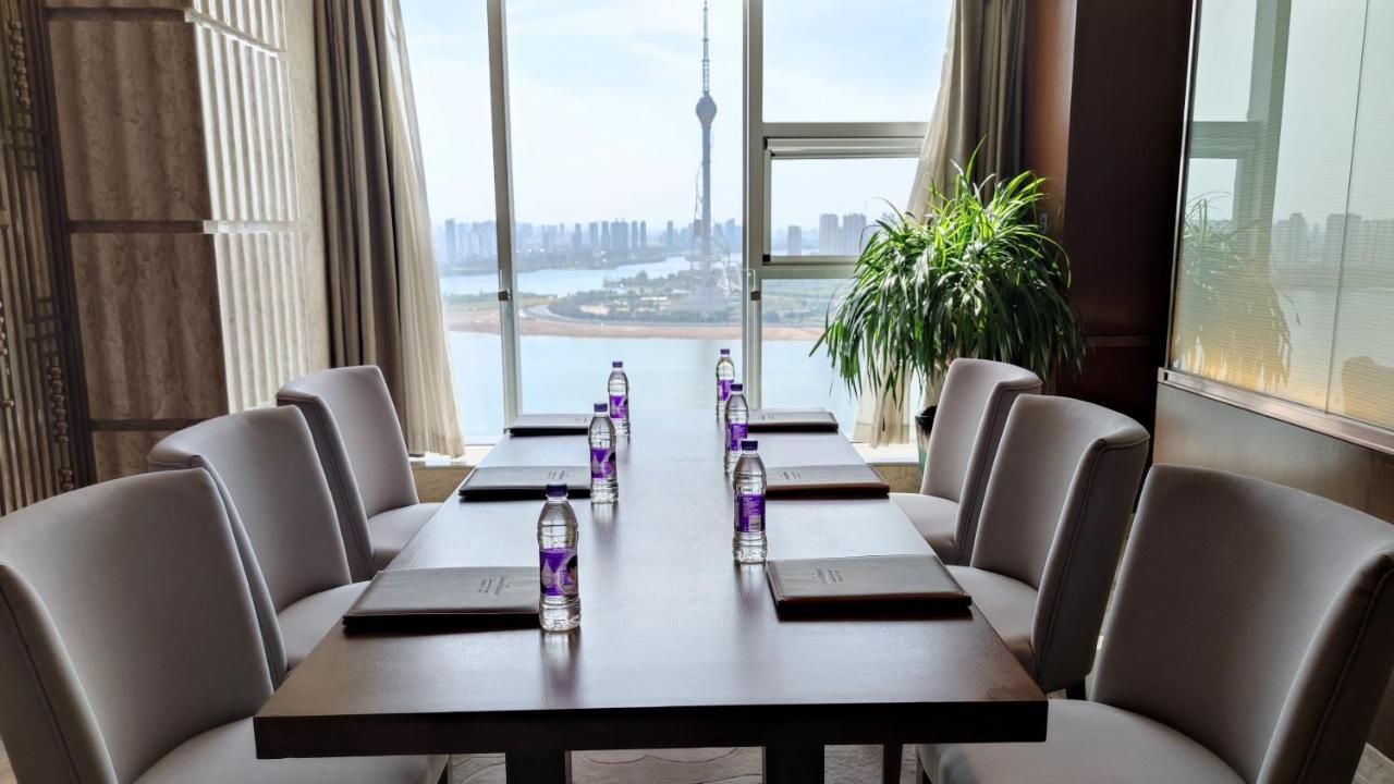 Howard Johnson Xiangyu Plaza Linyi 臨沂 エクステリア 写真